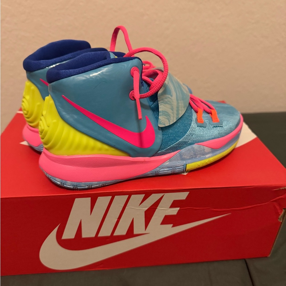 Size 4.5Y
New never used.